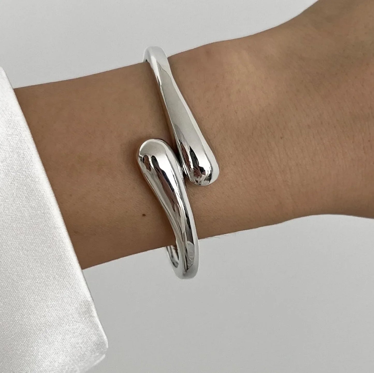 Luxury Twisted Gold Bracelet