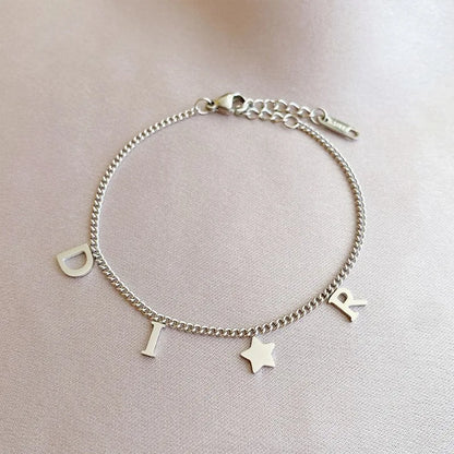 Bracelet Luxe Lettre & Étoile – Acier Inoxydable