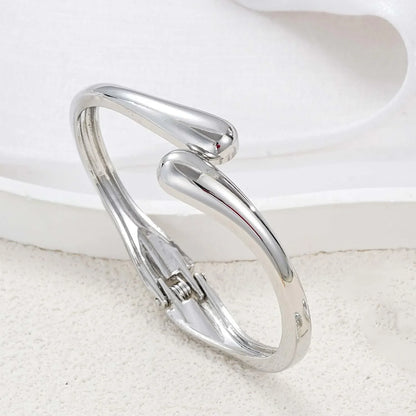 Luxury Twisted Gold Bracelet
