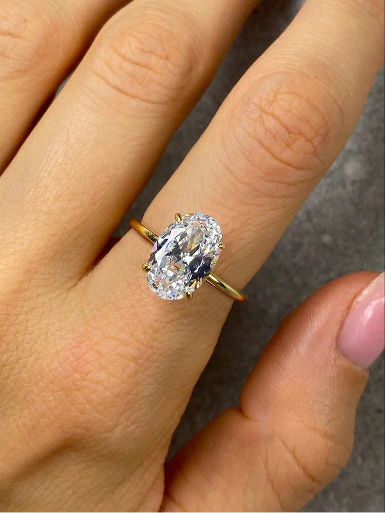 Bague ovale halo en zircon cubique