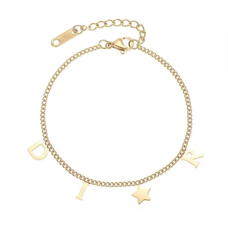 Bracelet Luxe Lettre & Étoile – Acier Inoxydable
