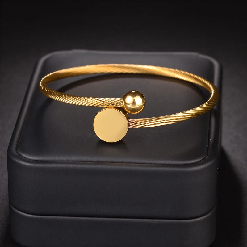Personalized Heart Nameplate Bracelet